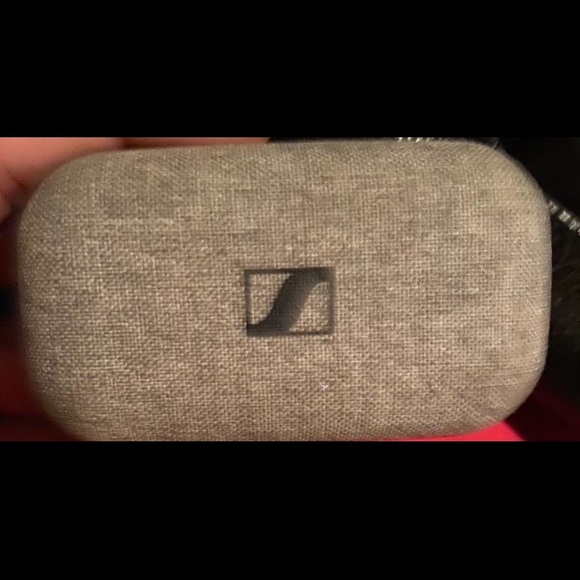 Sennheiser Earbuds Wireless - Picture 2 of 3
